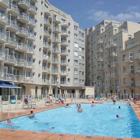 Appartement Met Zeezicht En Verwarmd Zwembad Oostende Dış mekan fotoğraf