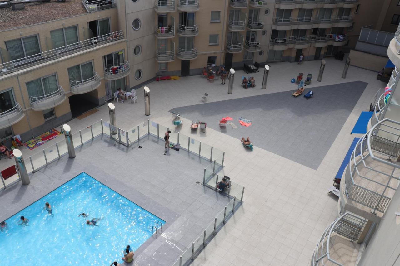 Appartement Met Zeezicht En Verwarmd Zwembad Oostende Dış mekan fotoğraf
