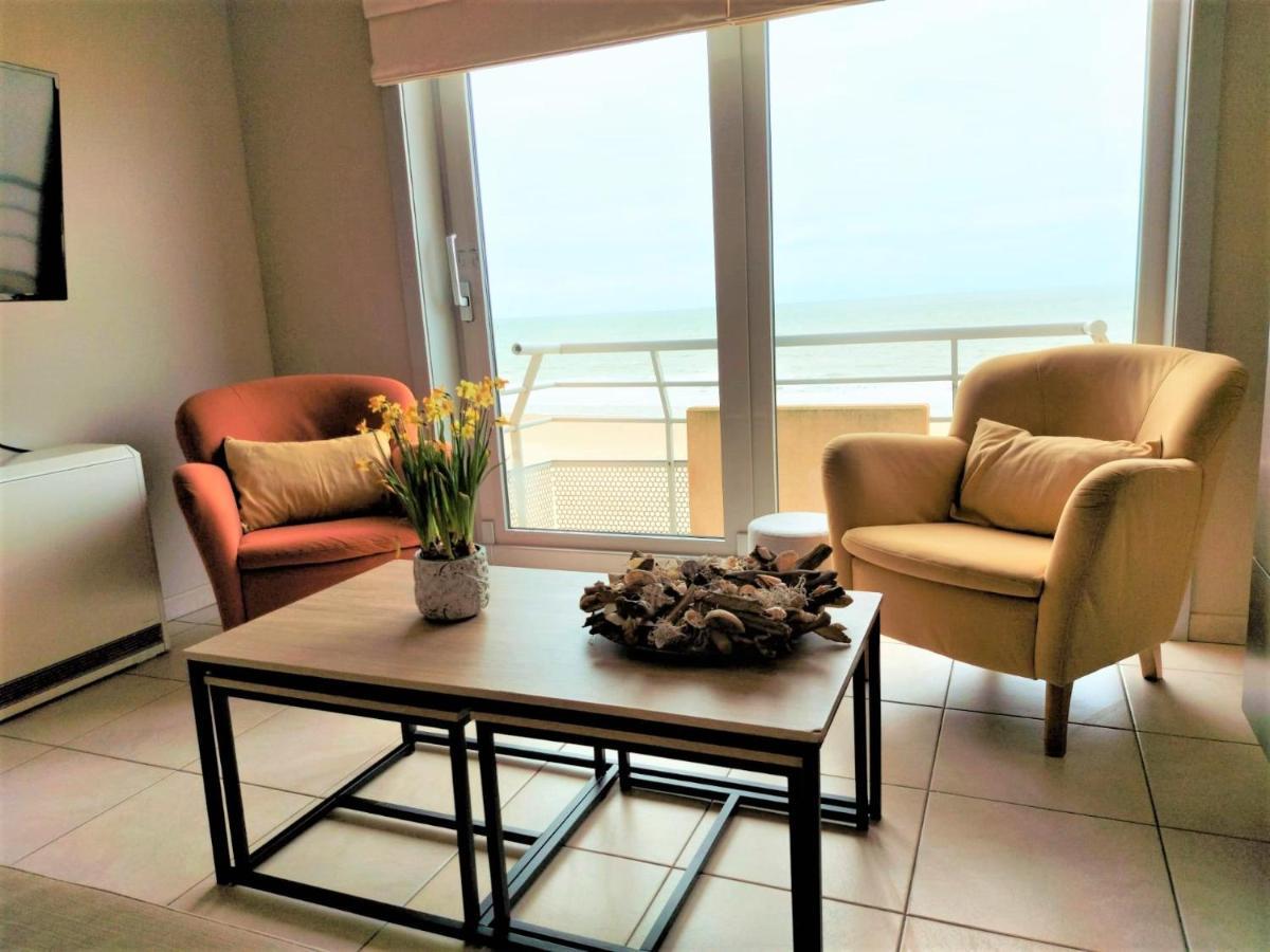 Appartement Met Zeezicht En Verwarmd Zwembad Oostende Dış mekan fotoğraf