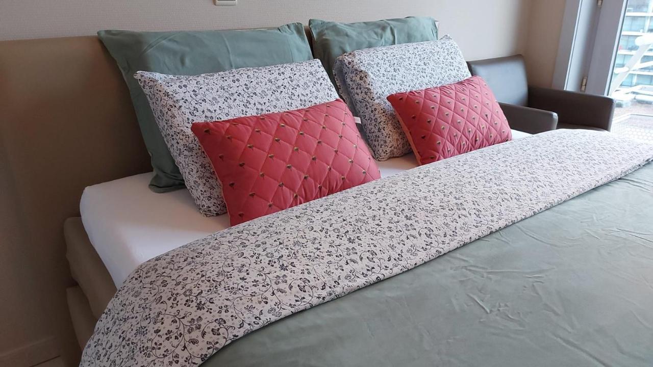 Appartement Met Zeezicht En Verwarmd Zwembad Oostende Dış mekan fotoğraf